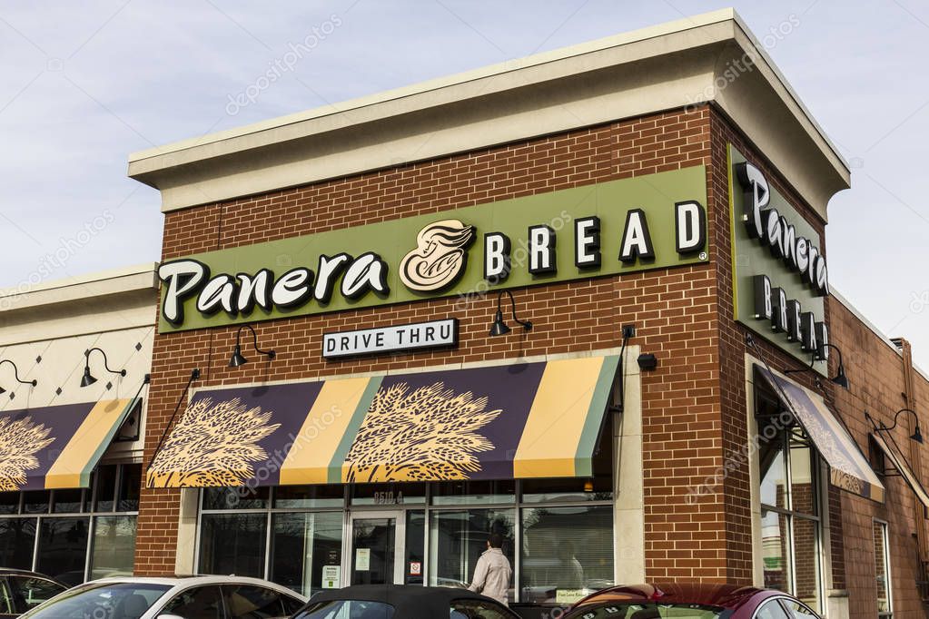Indianapolis - Circa December 2016: Panera Bread Retail Location. Panera is a Chain of Fast Casual Restaurants Offering Free WiFi V
