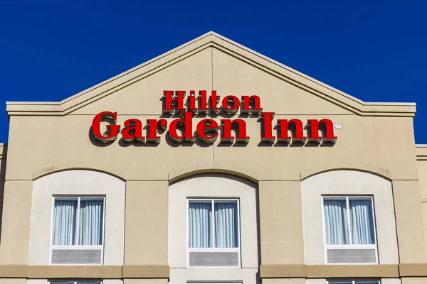 Lafayette - Circa Diciembre 2016: Hilton Garden Inn Hotel. Hilton Hotels and Resorts opera más de 570 propiedades IV — Foto de Stock