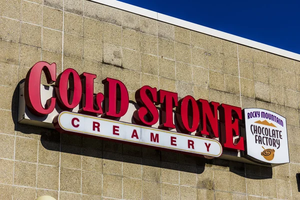 Lafayette - Circa December 2016: Cold Stone Creamery Ice Cream Parlor Location (dalam bahasa Inggris). Cold Stone dimiliki dan dioperasikan oleh Kahala Brands I — Stok Foto