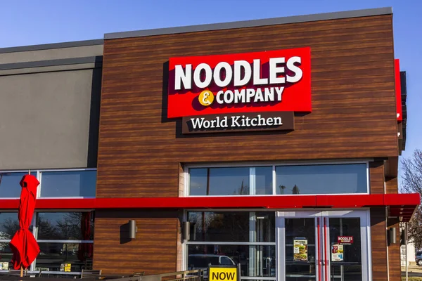 Lafayette - yaklaşık Aralık 2016: Erişte ve şirket hızlı rahat Restoran. Erişte ve şirket uluslararası ve Amerikan makarna yemekleri III sunuyor