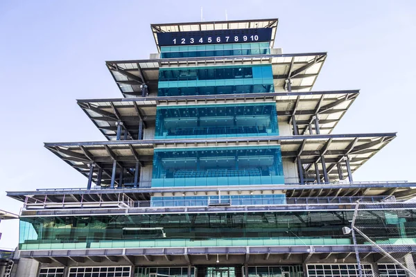 Indianápolis - Circa Febrero 2017: La pagoda Panasonic en Indianápolis Motor Speedway. IMS se prepara para la 101 edición del Indy 500 VIII — Foto de Stock