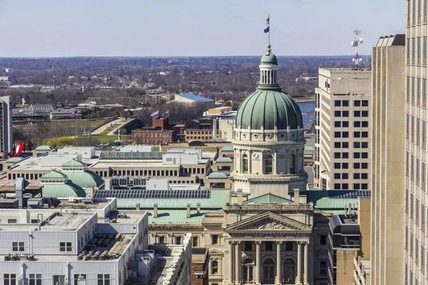Indianapolis - cca březen 2017: Indiana State House a Capitol Dome. Guvernér, shromáždění a nejvyššího soudu Iv — Stock fotografie