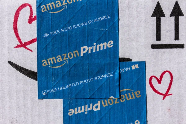 Indianapolis - około marca 2017 r.: Amazon Prime działki pakiet. Amazon.com jest premier online detalista Vi — Zdjęcie stockowe