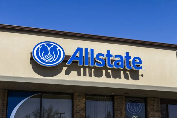 Muncie - około marca 2017 r.: Allstate ubezpieczenia Logo i oznakowania. Allstate Corporation jest drugim co do wielkości ubezpieczycielem osobisty linie w nas Ii — Zdjęcie stockowe