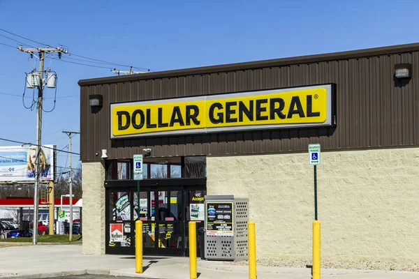 Muncie - Mart 2017 yaklaşık: Doları genel perakende satış yerini. Doları genel bir küçük-Box indirim perakendeci VII olduğunu — Stok fotoğraf