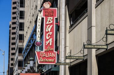 Indianapolis - Mart 2017 yaklaşık: Buca di Beppo'yu İtalyan restoranı. Buca di Beppo'yu ABD, İngiltere ve Birleşik Arap Emirlikleri II vardır