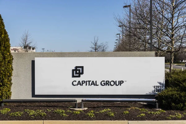 Carmel - Circa March 2017: Signage and Logo of the Capital Group. Cu active de 1,39 trilioane de dolari, Capital Group este una dintre cele mai mari organizații de management al investițiilor. — Fotografie, imagine de stoc