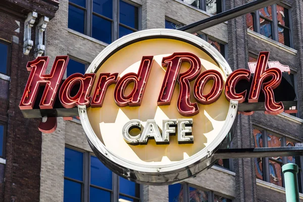 Indianápolis - Circa Marzo 2017: El Hard Rock Café Downtown. El Hard Rock Café se estableció en Londres, 1971 V —  Fotos de Stock