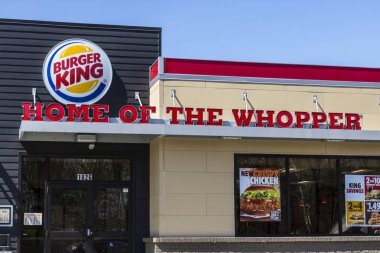 Fort Wayne - Nisan 2017 yaklaşık: Burger King perakende Fast Food konum. Burger King III 11 milyondan fazla Konuklar her gün ziyaret