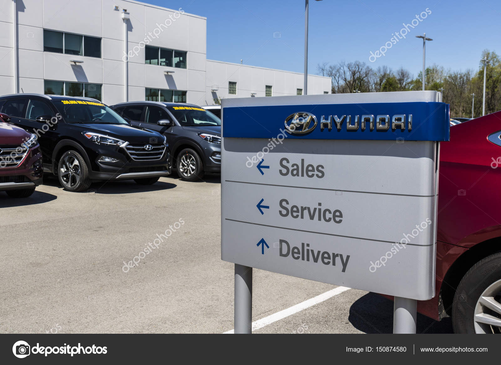 Hyundai Dealership Indianapolis >> Indianapolis Circa April 2017 Hyundai Motor Company Hyundai Dealership Indianapolis >> Indianapolis Circa April 2017 Hyundai Motor Company