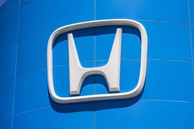 Indianapolis - Nisan 2017 yaklaşık: Honda Motor Co. Logo ve işareti. Honda üretmektedir V dünyanın en güvenilir arabaları arasında
