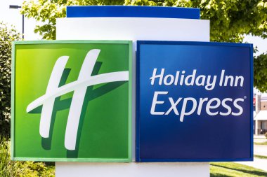 Indianapolis - Mayıs 2017 yaklaşık: Holiday Inn Express konum. Holiday Inn bir iştiraki olan InterContinental otel grubu Vi olduğunu