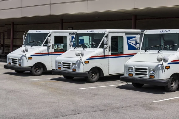 Indianapolis - Mayıs 2017 yaklaşık: Usps posta posta kamyonu. Usps posta teslim V sağlayan sorumlu olduğunu