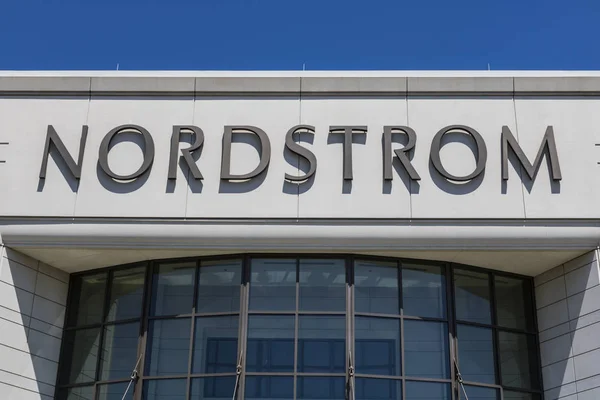 Nordstrom store hi-res stock photography and images - Page 3 - Alamy