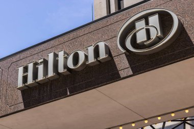 Indianapolis - Haziran 2017 yaklaşık: Şehir merkezindeki Hilton otel konum. Hilton tam hizmet otel VI global bir markasıdır.