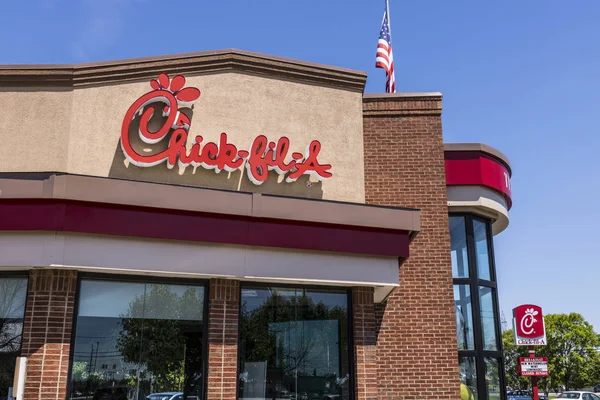 Lafayette - Circa giugno 2017: Chick-fil-A Retail Fast Food Location. Chick-fil-A I ristoranti sono chiusi la domenica VIII — Foto Stock