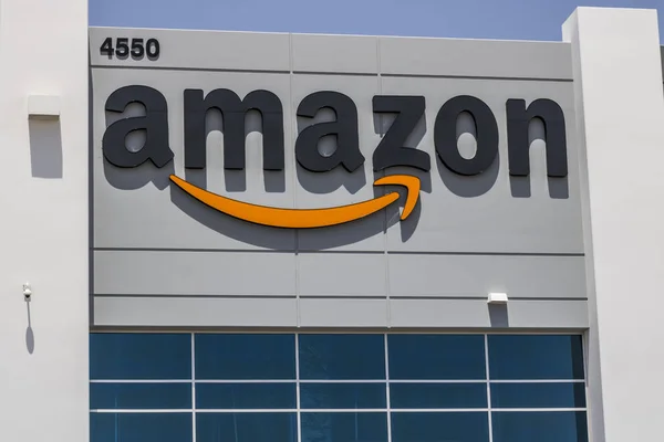 ラスベガス - 2017年 7 月年頃: Amazon.com フルフィルメント センター。アマゾン米国で Largest Internet-Based の小売業者である私 — ストック写真