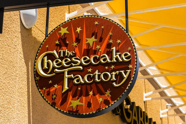 Las Vegas - Circa Julio 2017: La Fábrica de Tartas de Queso Ubicación del Restaurante Casual. La Cheesecake Factory fabrica y distribuye su Cheesecake II —  Fotos de Stock