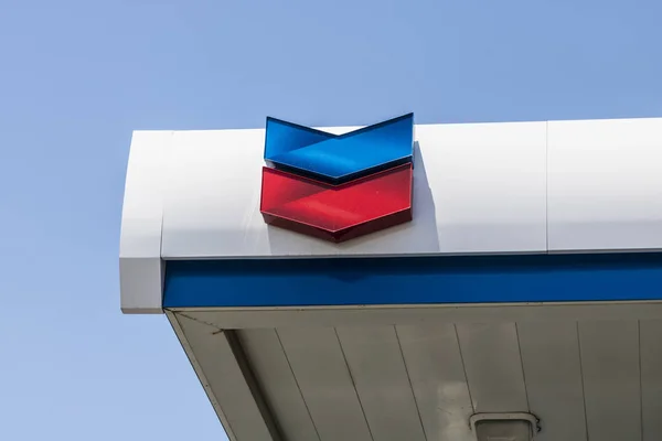 Las Vegas - Circa Juli 2017: Stasiun Gas Retail Chevron. Chevron menelusuri akarnya ke Standard Oil Corporation I — Stok Foto