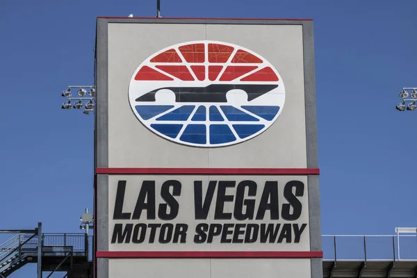 Las Vegas - Circa Julio 2017: Las Vegas Motor Speedway. LVMS acoge eventos de NASCAR y NHRA incluyendo el Pennzoil 400 I — Foto de Stock