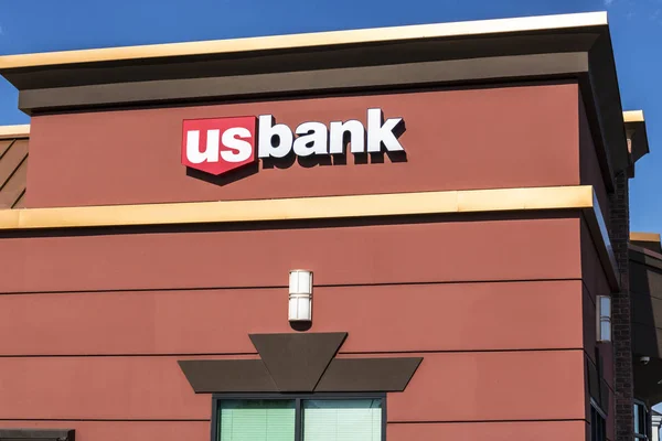 Las Vegas - Circa Julio 2017: U.S. Bank and Loan Branch. US Bank está clasificado como el quinto banco más grande de los Estados Unidos I — Foto de Stock