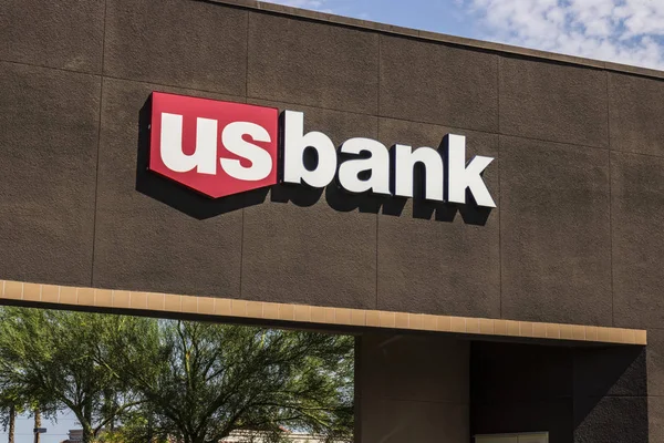 Las Vegas - Circa Julio 2017: U.S. Bank and Loan Branch. US Bank está clasificado como el quinto banco más grande de los Estados Unidos V — Foto de Stock