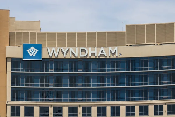 Las Vegas - Circa Luglio 2017: Wyndham Hotels and Resorts Las Vegas property. Wyndham ha hotel in cinque continenti in 22 paesi I — Foto Stock