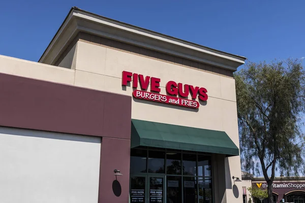 Las Vegas - Circa Julho 2017: Restaurante Five Guys. Five Guys é uma cadeia de restaurantes casuais rápidos nos EUA e Canadá VI — Fotografia de Stock