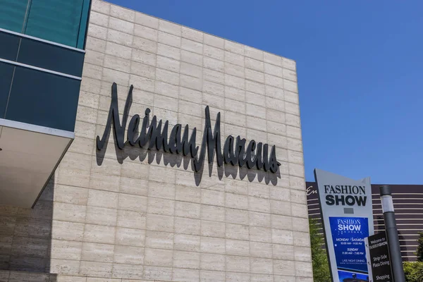 Las Vegas - Circa Julho 2017: loja Neiman Marcus no Fashion Show Mall on the Strip. Neiman Marcus foi estabelecido 1907 I — Fotografia de Stock