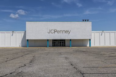 Logansport - Ağustos 2017 yaklaşık: Son zamanlarda JC Penney alışveriş merkezi konumu kapattılar. JCPenney hala kayıp, ama 2016 X içinde çok daha karlı gönderme olduğunu