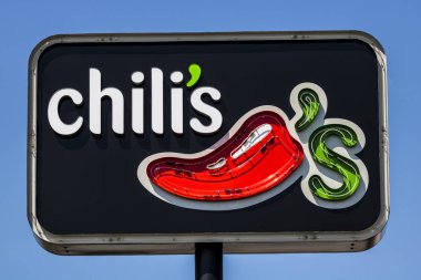 Ft Wayne - yaklaşık Ağustos 2017: Chili's Grill ve Bar Restoran yemek rahat. Chili's onun bebek geri kaburga VI için bilinen