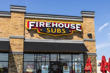 Ft Wayne - yaklaşık Ağustos 2017: Firehouse Subs hızlı rahat Restoran. Firehouse sıcak denizaltı sandviç III konusunda uzmanlaşmış.