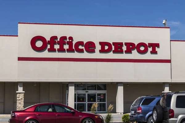 Форт Уейн - близько 2017 серпня: Office Depot Mall Газа розташування. Office Depot об'єднав річний обсяг продажів близько $11 млрд Iv — стокове фото