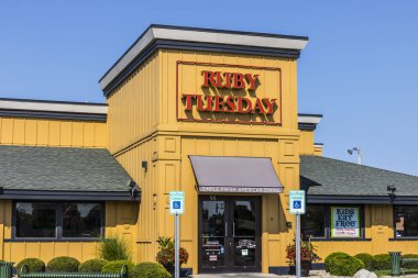 Kokomo - yaklaşık Ağustos 2017: Ruby Tuesday rahat Restoran konum. Ruby Salı, salata Bar IV için ünlüdür