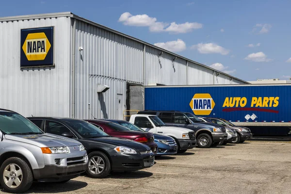 Indianapolis - Circa Αυγούστου 2017: Νάπα Auto μέρη αποθήκη. Ανταλλακτικά αυτοκινήτων Νάπα έχει πάνω από 6.000 θέσεις και είναι χορηγός Nascar μου — Φωτογραφία Αρχείου