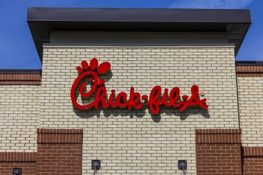 Indianapolis - Eylül 2017 yaklaşık: Chick-fil-A perakende satmak Fast Food konum. Chick-fil-A Restoran Pazar günleri kapalı IX