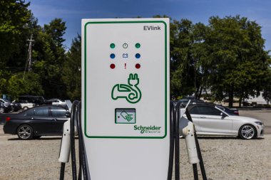 Indianapolis - Eylül 2017 yaklaşık: Schneider elektrik Evlink hızlı şarj elektrikli araç şarj cihazı. Evlink hızlı şarj modern elektrikli araçların ben sağlar