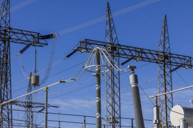 Tehlikeli yüksek gerilim elektrik Trafo Merkezi III