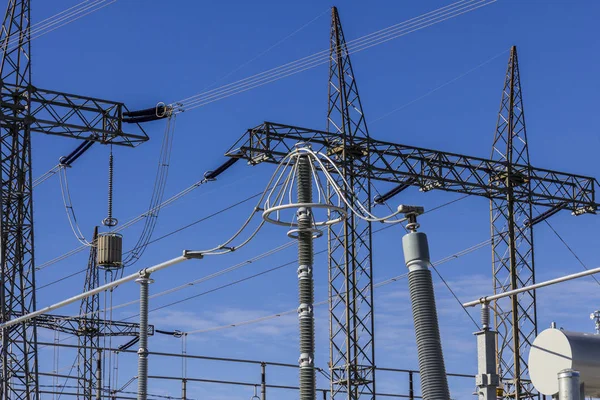 Tehlikeli yüksek gerilim elektrik Trafo Merkezi III