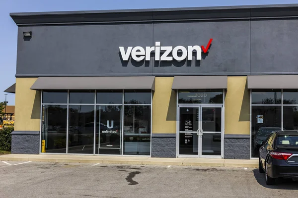 Kokomo - Circa septiembre 2017: Verizon Wireless Retail Location. Verizon es el mayor proveedor de servicios de comunicaciones inalámbricas de Estados Unidos XXI — Foto de Stock