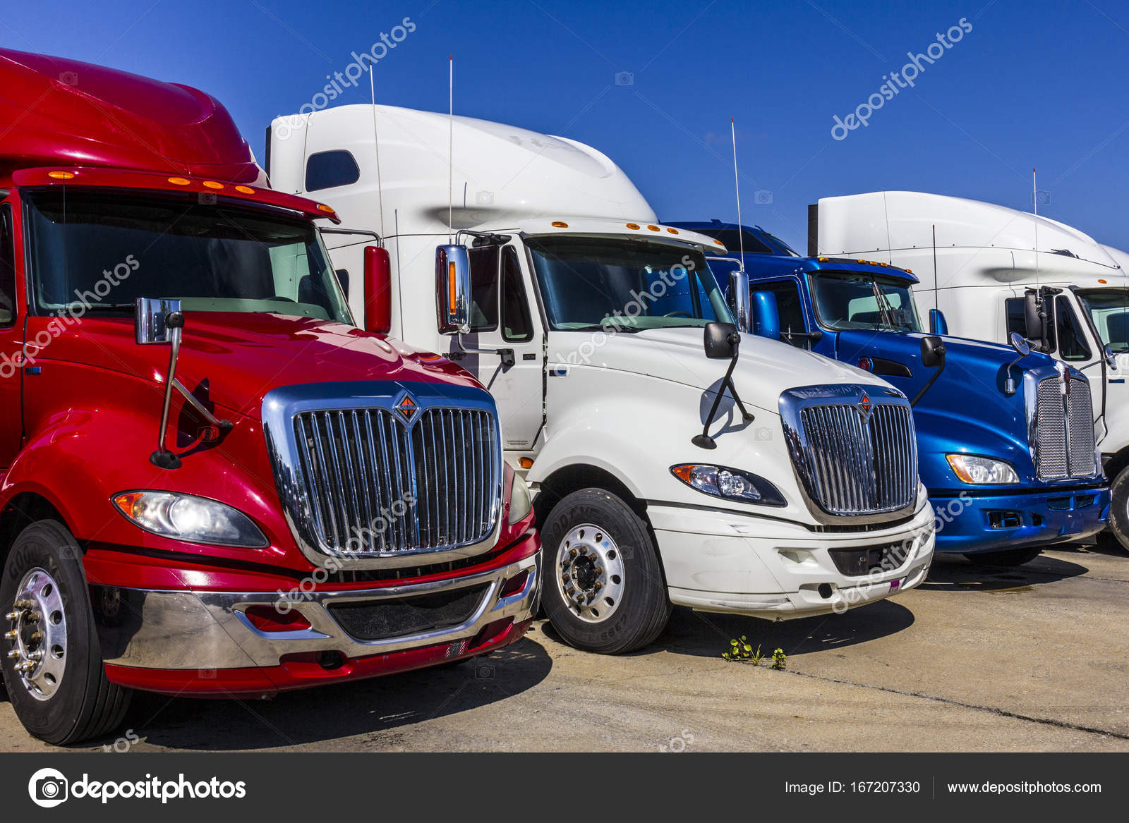 Kenworth fotos de stock, imágenes de Kenworth sin royalties | Depositphotos