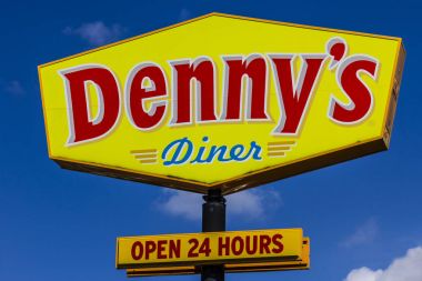 Indianapolis - Eylül 2017 yaklaşık: Logo ve Denny's hızlı casual iz restoran ve diner. Denny'nin nesiller VIII için favori bir gece geç saatlerde yemek olmuştur
