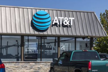 Lafayette - Eylül 2017 yaklaşık: At&T hareketlilik kablosuz perakende satmak stok. At&T şimdi IPTV, VoIP, cep telefonları ve Directv XIX sunuyor
