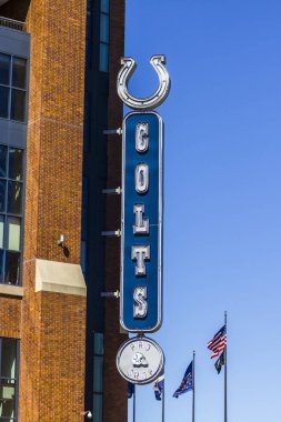Indianapolis - Eylül 2017 yaklaşık: Lucas Oil Stadium Indianapolis Colts Pro ve Hediyelik eşya dükkanında ben