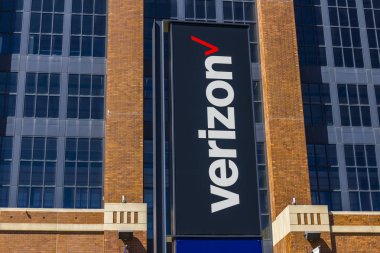 Indianapolis - Eylül 2017 yaklaşık: Tabela ve Verizon Wireless logosu. Verizon en büyük ABD kablosuz iletişim servis sağlayıcısı XXIII olduğunu
