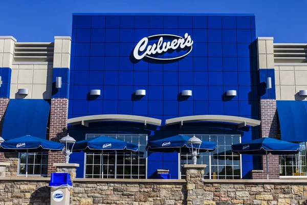 Indianapolis - Sekitar September 2017: Lokasi Kasual Cepat Culver. Culver 's terkenal dengan Butterburgers and Frozen Custard V — Stok Foto