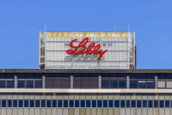 Indianápolis - Circa Septiembre 2017: Eli Lilly and Company World Headquarters. NOTA: El asta de la bandera ha sido removida VIII — Foto de Stock