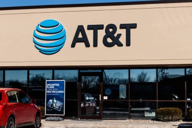 Muncie - Ocak 2018 yaklaşık: At&T hareketlilik kablosuz perakende satmak stok. At&T şimdi IPTV, VoIP, cep telefonları ve Directv sunuyor 