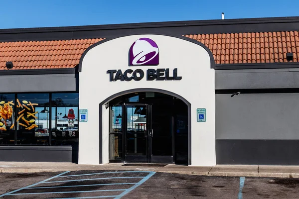 Marion - Circa gennaio 2018: Taco Bell Retail Fast Food Location. Taco Bell è una filiale di Yum! Marchi — Foto Stock