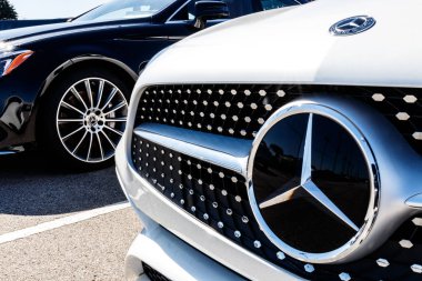 Indianapolis - Mart 2018 yaklaşık: Mercedes-Benz Bayilik. Indianapolis - Mart 2018 yaklaşık: Mercedes-Benz Bayilik. Mercedes-Benz olduğunu küresel bir otomobil üreticisi ve Daimler Ag bir bölümü ben
